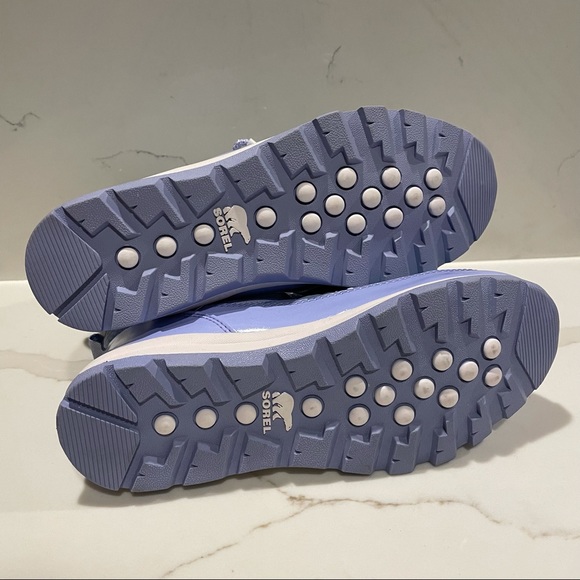 Sorel FROZEN Boots - Picture 6 of 10